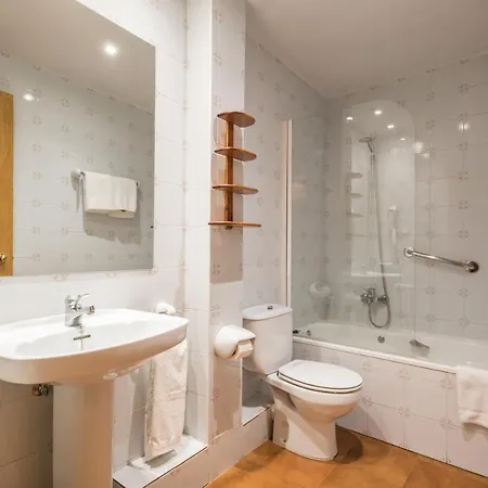 Serrano Apartahotel 3*