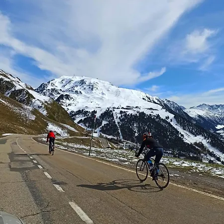 Riu Nere Mountain 비에라